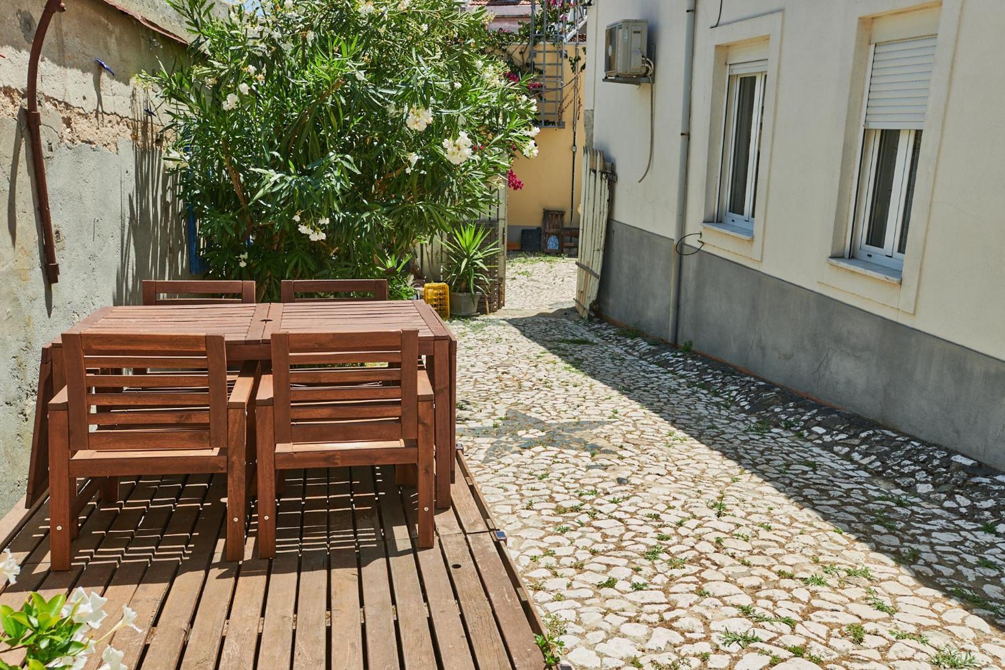 Апартаменты The Back Yard Nest Лиссабон Экстерьер фото